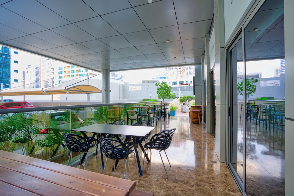 The First Collection Marina, Dubai, a Tribute Portfolio Hotel — Restaurant & bars in Dubai