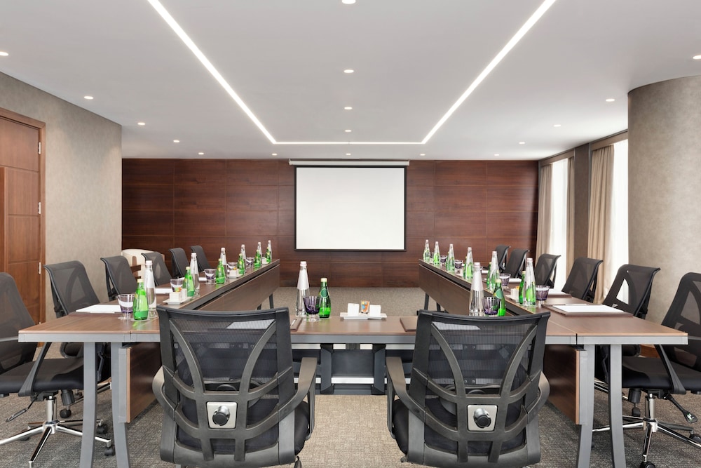 The First Collection Marina, Dubai, a Tribute Portfolio Hotel — Hotel building in Dubai
