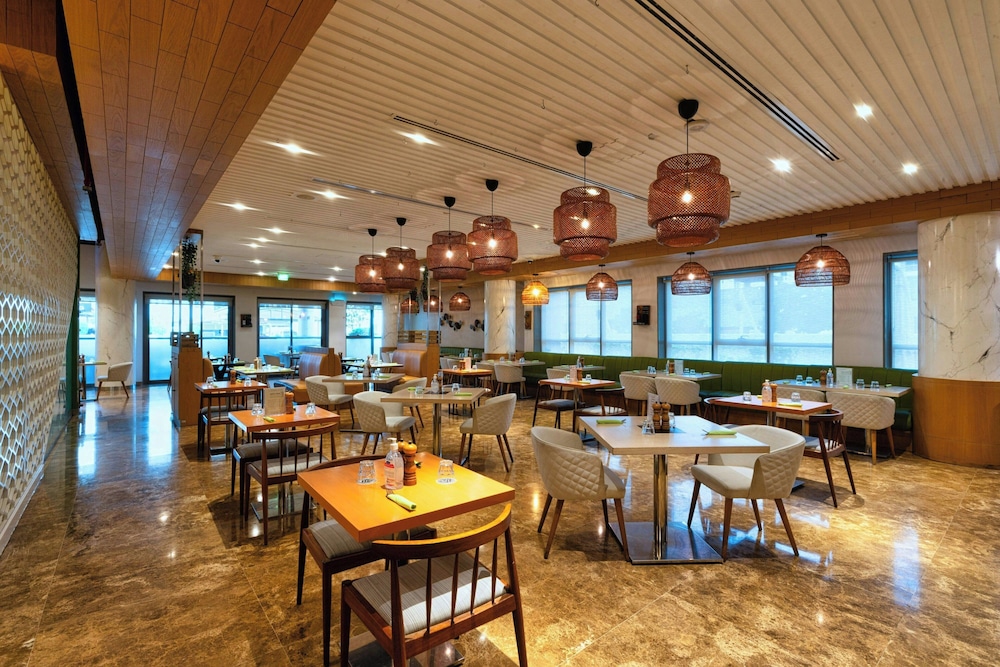 The First Collection Marina, Dubai, a Tribute Portfolio Hotel — Restaurant & bars in Dubai