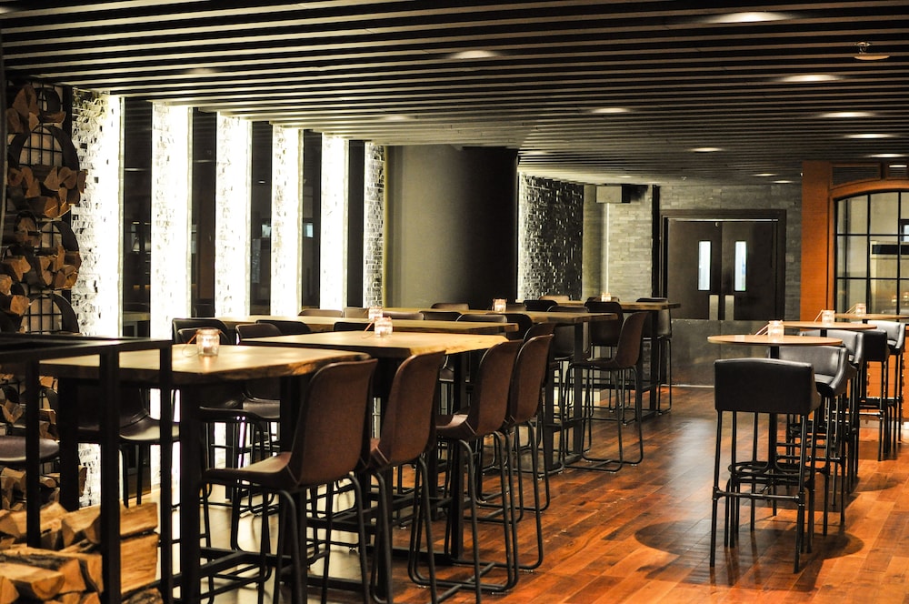 The First Collection Marina, Dubai, a Tribute Portfolio Hotel — Restaurant & bars in Dubai