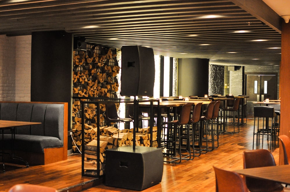 The First Collection Marina, Dubai, a Tribute Portfolio Hotel — Restaurant & bars in Dubai