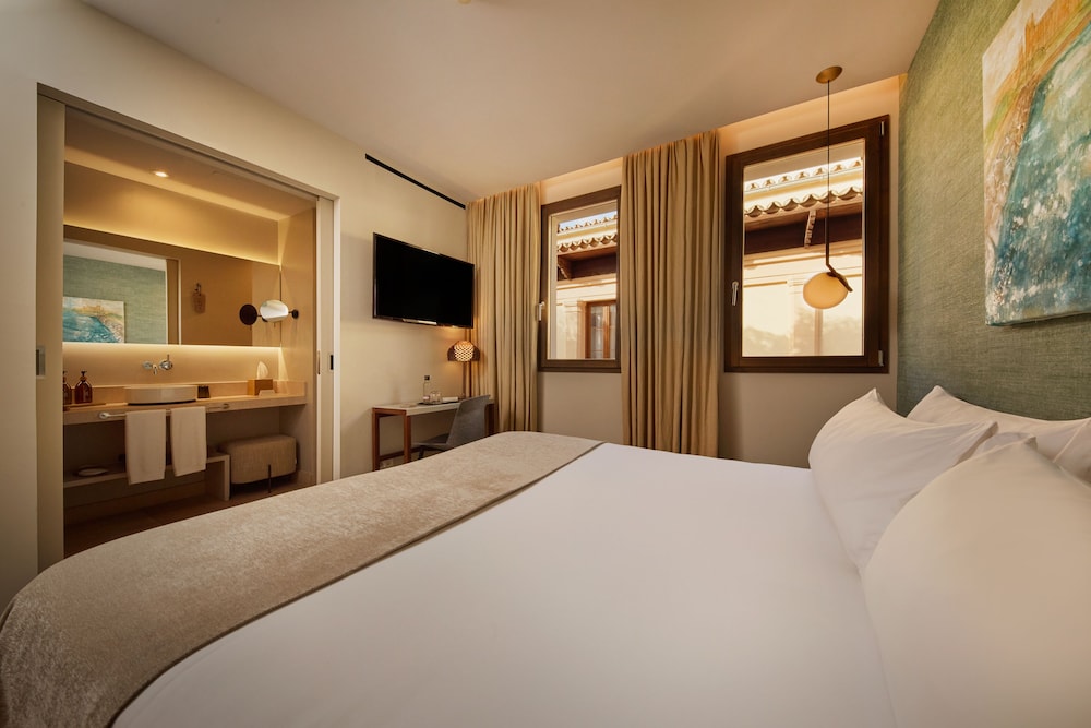 Sant Jaume Design Hotel — Hotel rooms in Palma de Mallorca, Balearic Islands