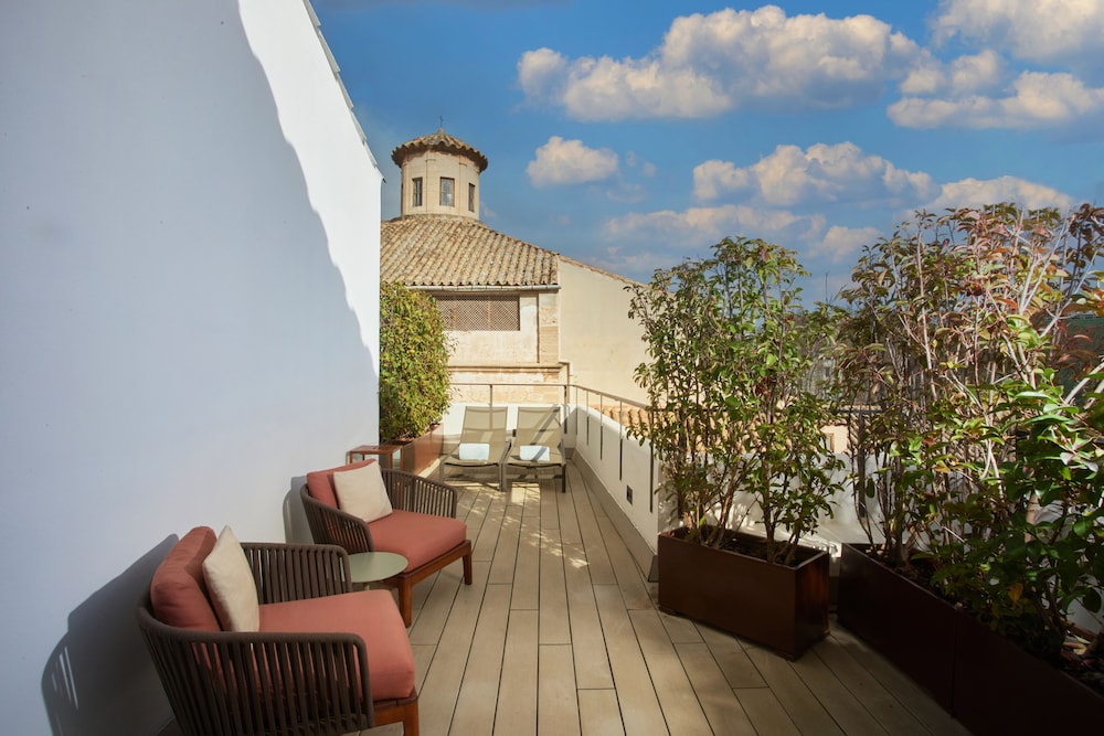 Sant Jaume Design Hotel — Hotel rooms in Palma de Mallorca, Balearic Islands