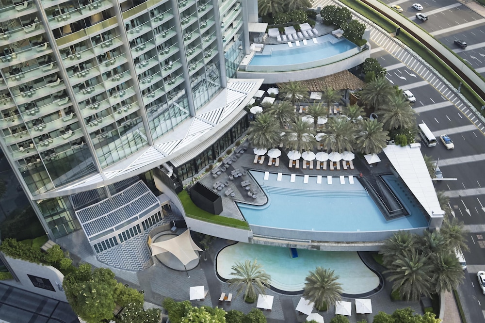 Kempinski The Boulevard Dubai — Swimming pool in Dubai