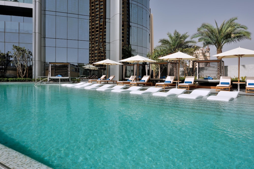 Kempinski The Boulevard Dubai — Swimming pool in Dubai