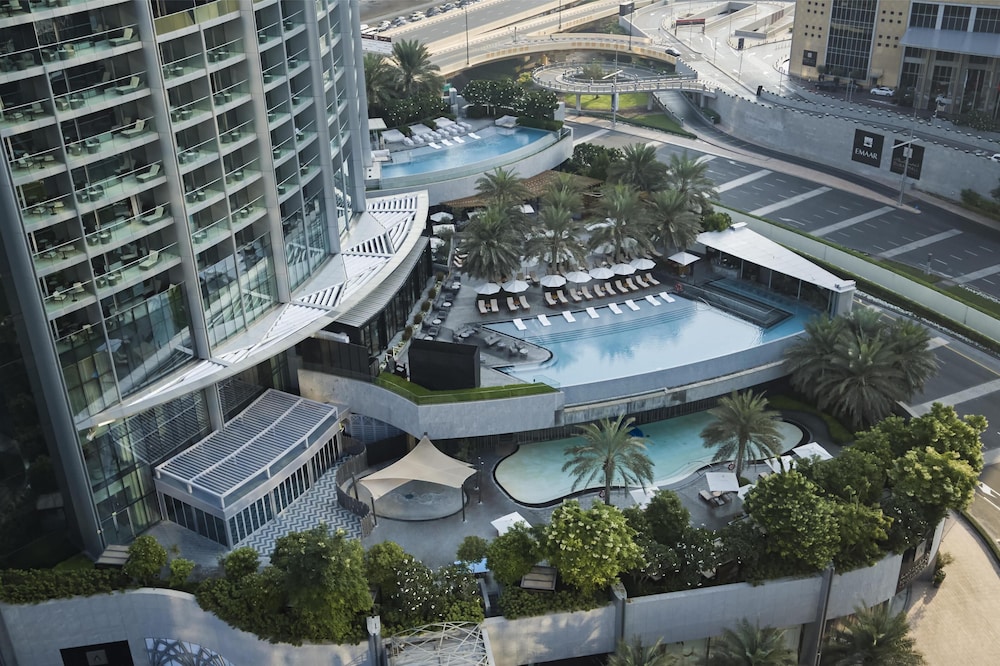 Kempinski The Boulevard Dubai — Swimming pool in Dubai
