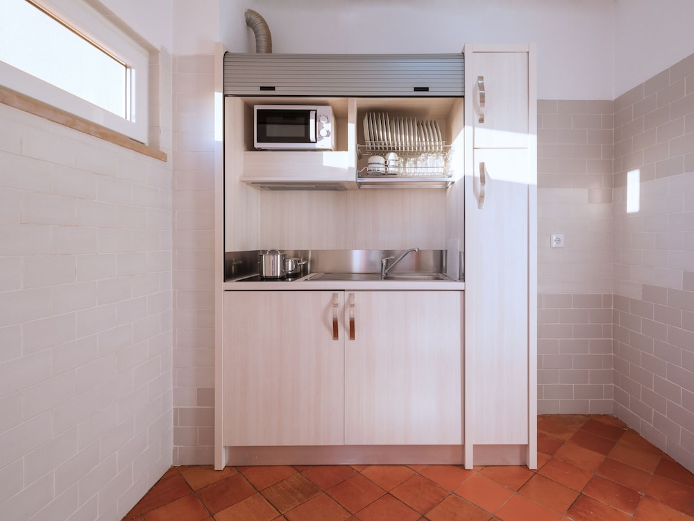 Meia Praia Lagos - Beach Club Apartments — Hotel rooms in Lagos, Faro