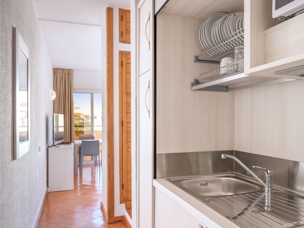 Meia Praia Lagos - Beach Club Apartments — Hotel rooms in Lagos, Faro