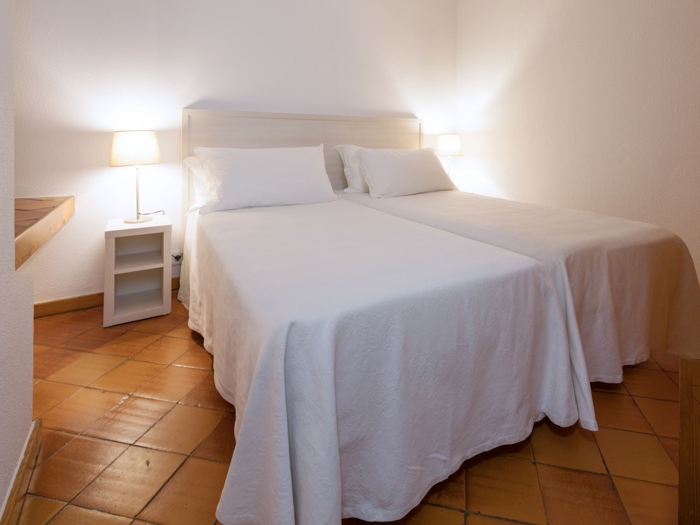 Meia Praia Lagos - Beach Club Apartments — Hotel rooms in Lagos, Faro