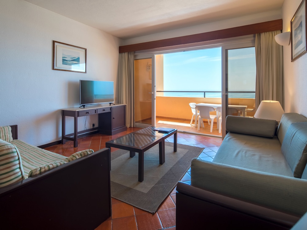 Meia Praia Lagos - Beach Club Apartments — Hotel rooms in Lagos, Faro