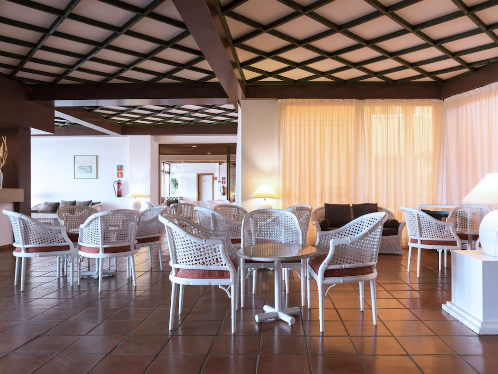 Meia Praia Lagos - Beach Club Apartments — Restaurant & bars in Lagos, Faro