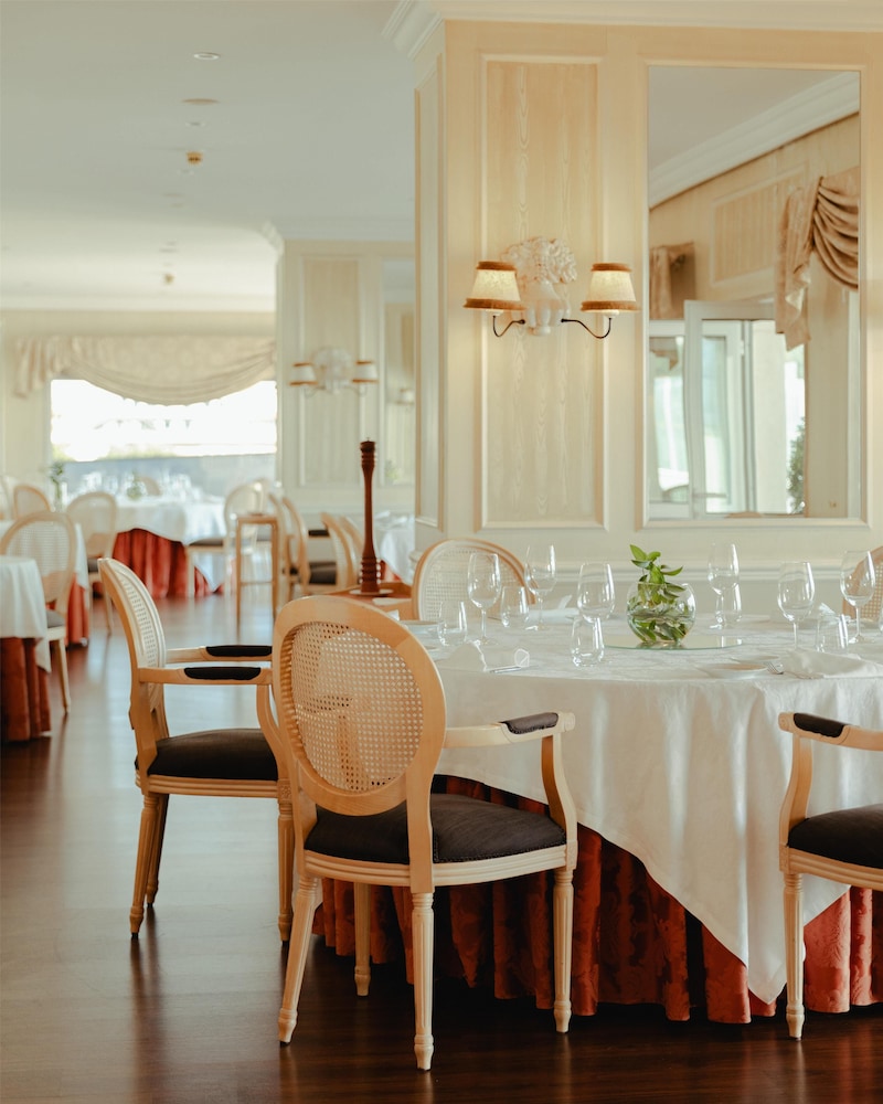 Dom Pedro Lisboa Hotel, a member of Radisson Individuals — Restaurant & bars in Lisbon, Lisboa