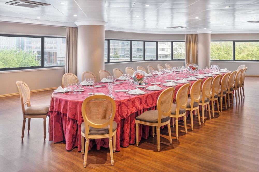 Dom Pedro Lisboa Hotel, a member of Radisson Individuals — Restaurant & bars in Lisbon, Lisboa