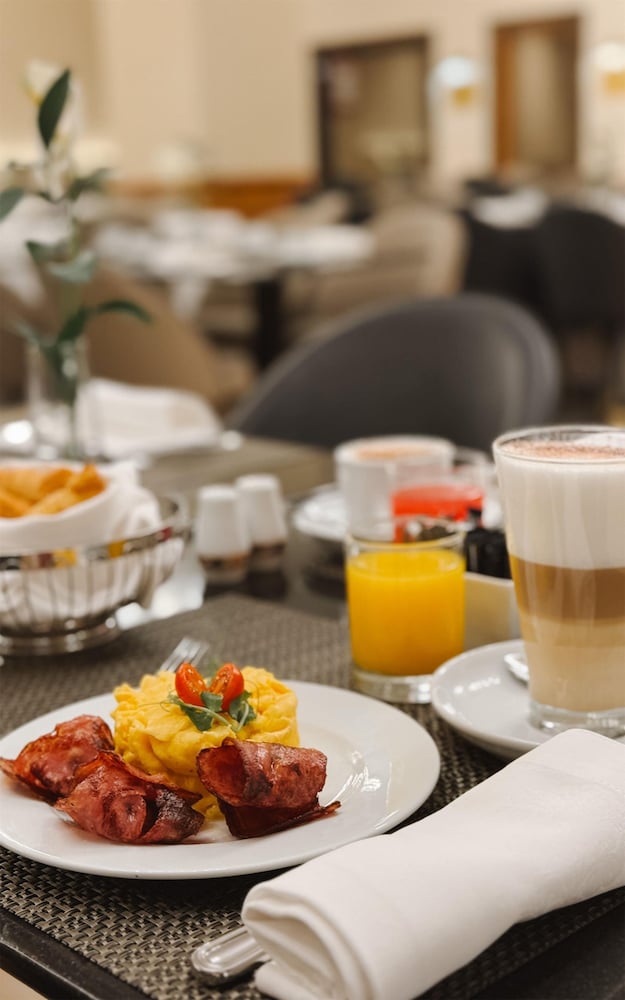 Dom Pedro Lisboa Hotel, a member of Radisson Individuals — Restaurant & bars in Lisbon, Lisboa
