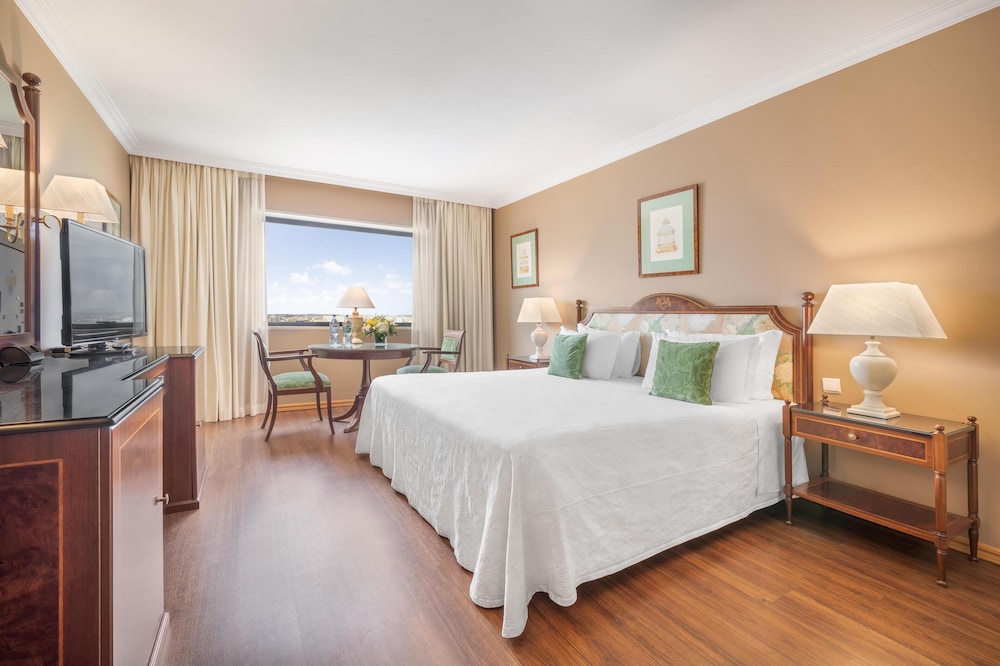 Dom Pedro Lisboa Hotel, a member of Radisson Individuals — Hotel rooms in Lisbon, Lisboa