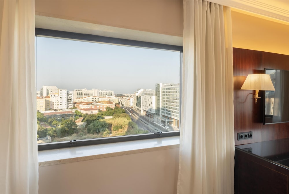 Dom Pedro Lisboa Hotel, a member of Radisson Individuals — Hotel rooms in Lisbon, Lisboa