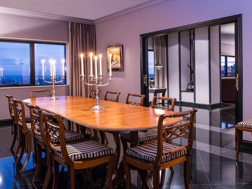 Dom Pedro Lisboa Hotel, a member of Radisson Individuals — Restaurant & bars in Lisbon, Lisboa