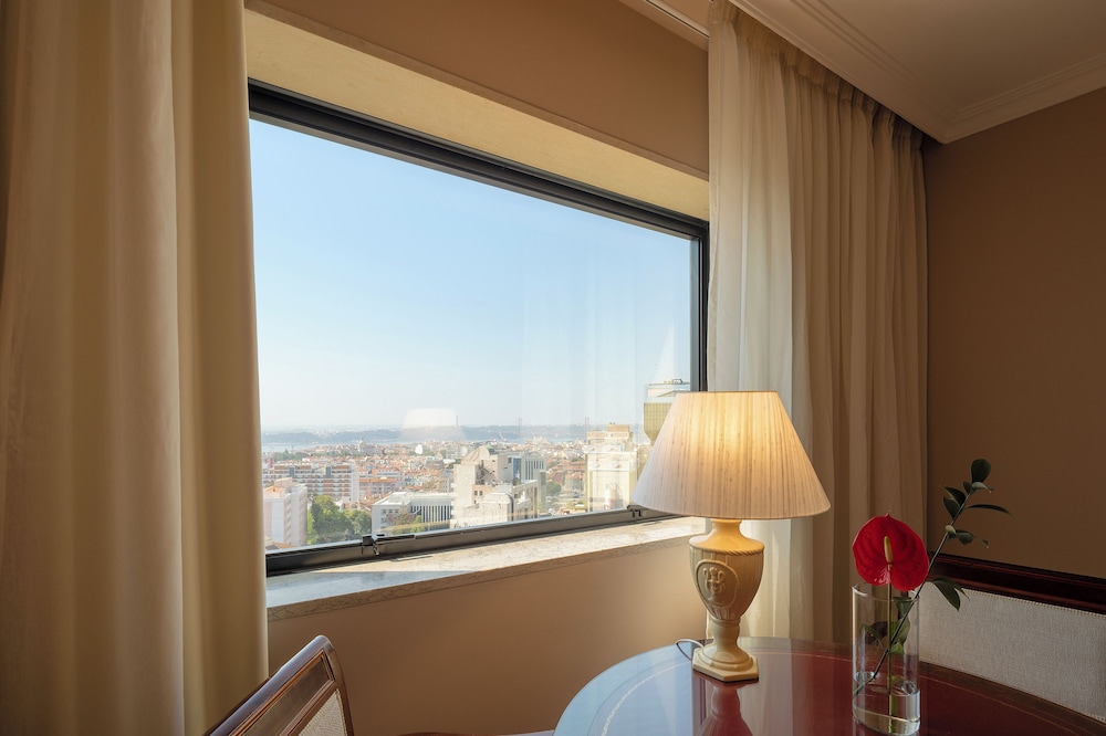 Dom Pedro Lisboa Hotel, a member of Radisson Individuals — Hotel rooms in Lisbon, Lisboa