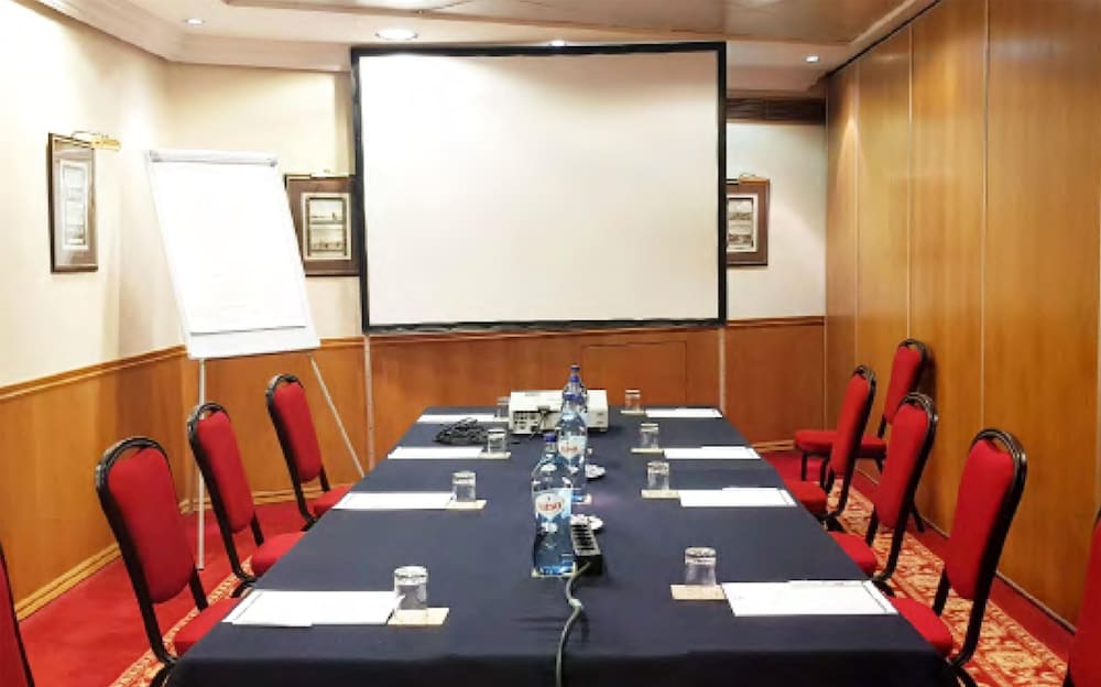Dom Pedro Lisboa Hotel, a member of Radisson Individuals — Hotel building in Lisbon, Lisboa