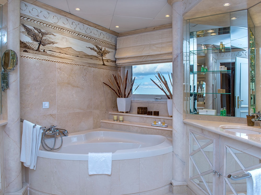 Dom Pedro Lisboa Hotel, a member of Radisson Individuals — Hotel rooms in Lisbon, Lisboa
