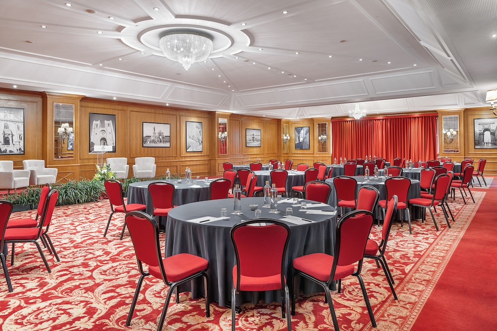 Dom Pedro Lisboa Hotel, a member of Radisson Individuals — Hotel building in Lisbon, Lisboa