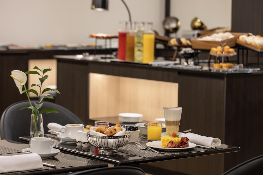 Dom Pedro Lisboa Hotel, a member of Radisson Individuals — Restaurant & bars in Lisbon, Lisboa