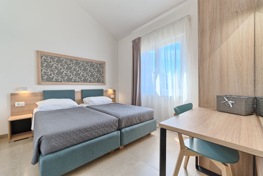Apartments Medena — Hotel rooms in Seget Donji, Split-Dalmatia