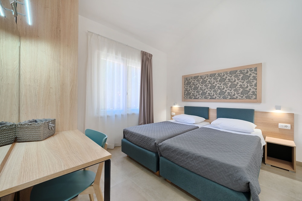 Apartments Medena — Hotel rooms in Seget Donji, Split-Dalmatia