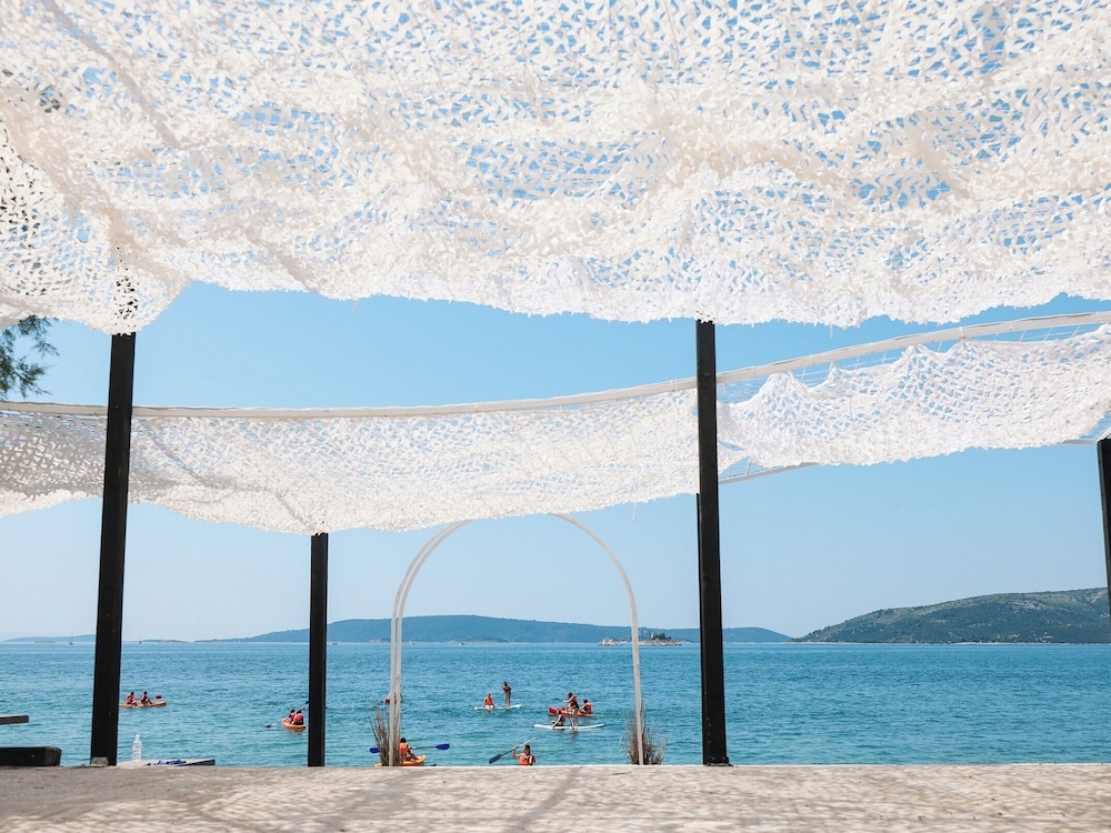 Apartments Medena — Beach in Seget Donji, Split-Dalmatia