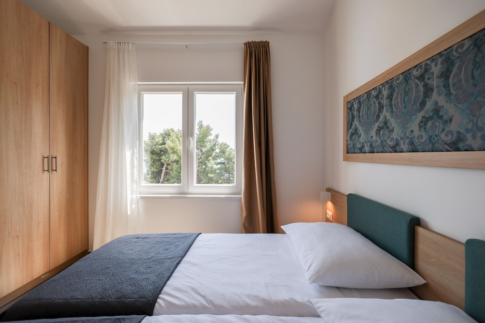 Apartments Medena — Hotel rooms in Seget Donji, Split-Dalmatia