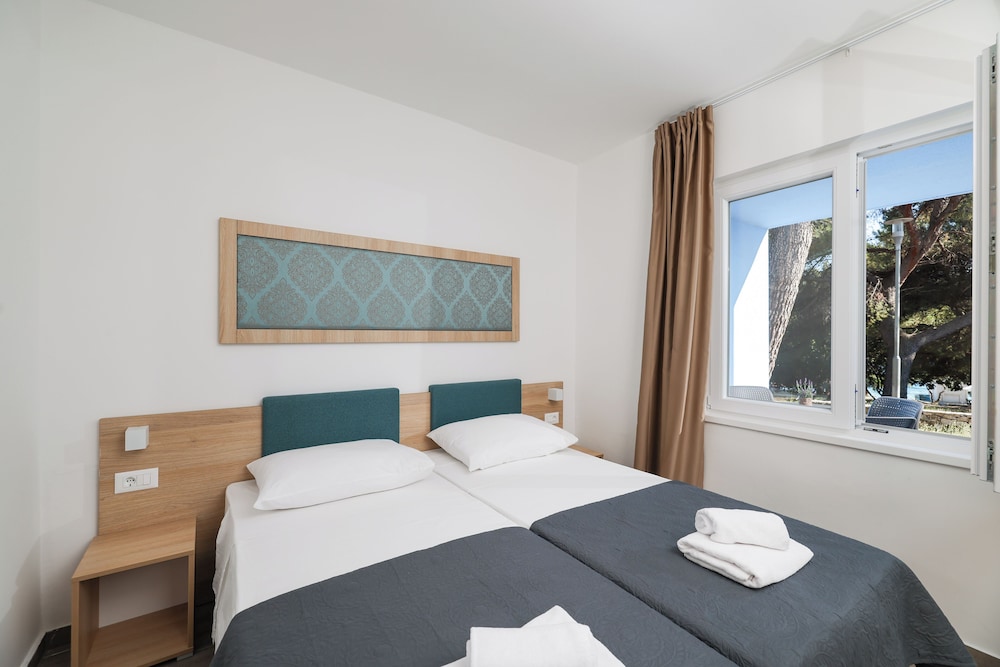 Apartments Medena — Hotel rooms in Seget Donji, Split-Dalmatia