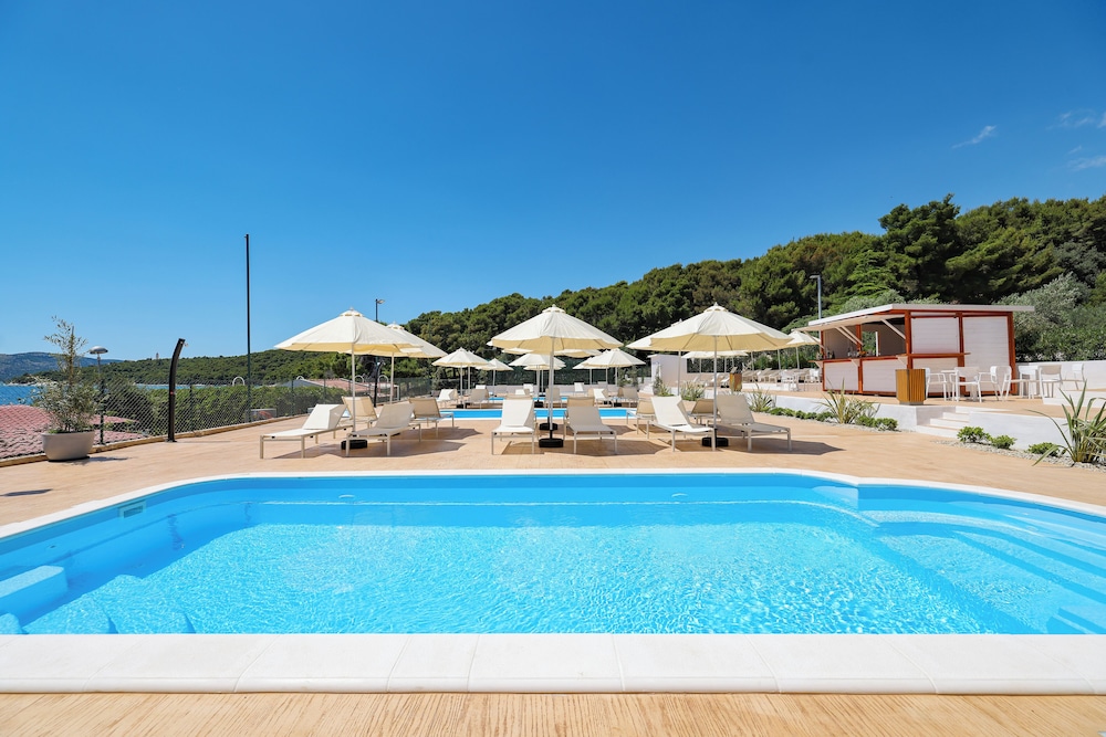 Apartments Medena — Swimming pool in Seget Donji, Split-Dalmatia