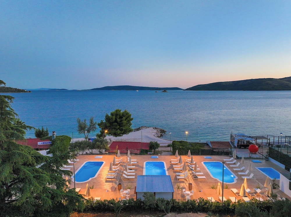 Apartments Medena — Swimming pool in Seget Donji, Split-Dalmatia