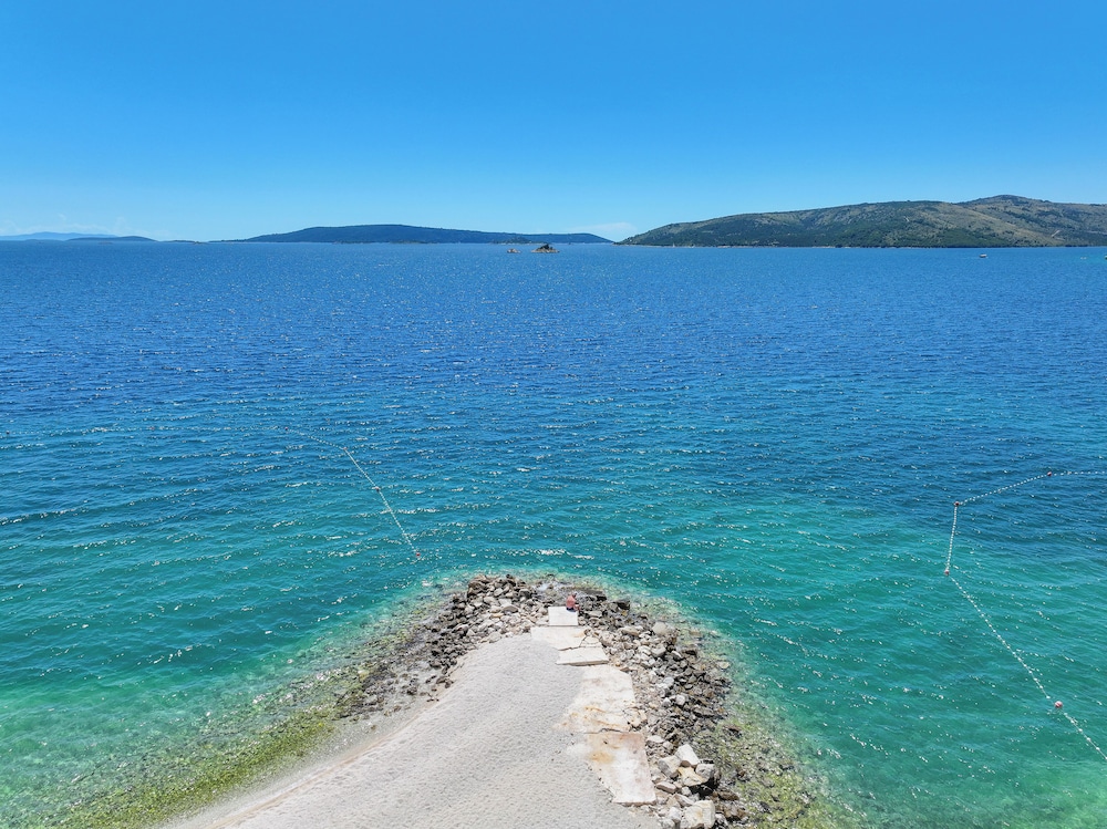 Apartments Medena — Beach in Seget Donji, Split-Dalmatia