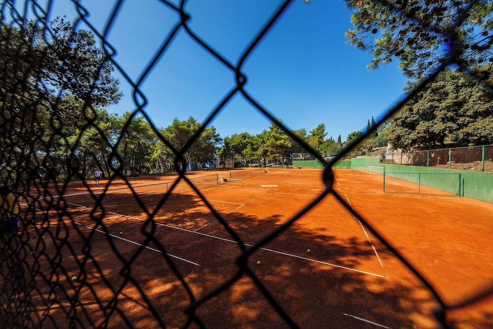 Apartments Medena — Sports & recreation in Seget Donji, Split-Dalmatia