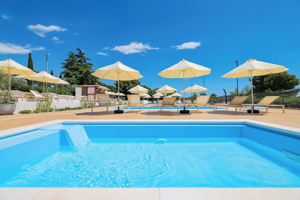 Apartments Medena — Swimming pool in Seget Donji, Split-Dalmatia