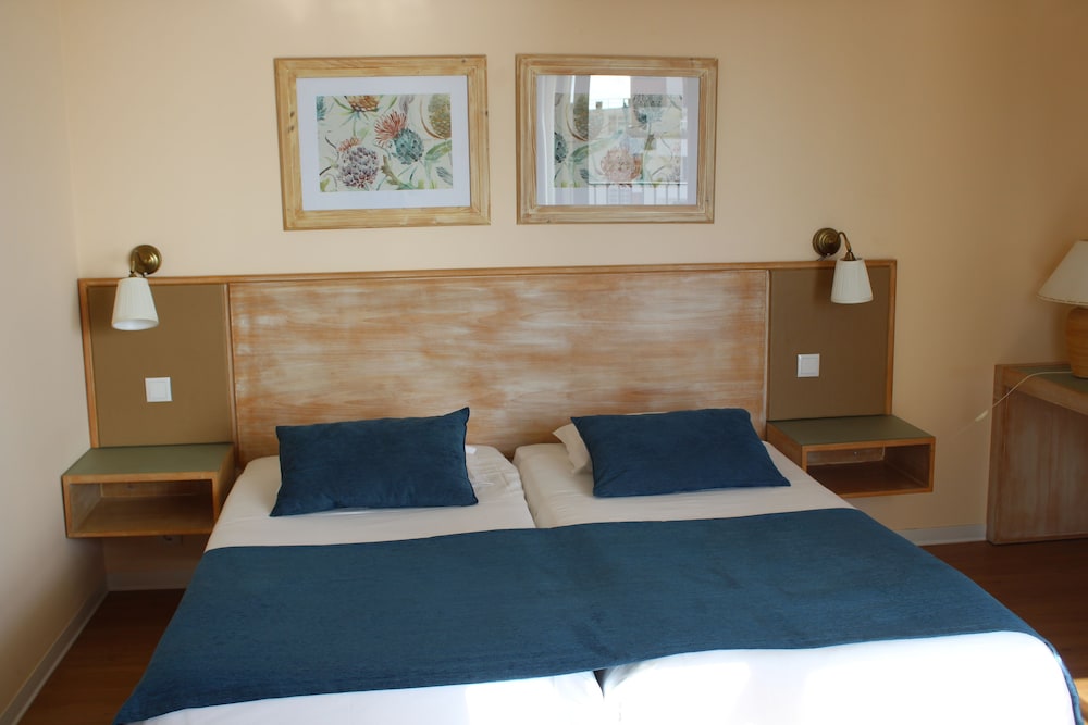 Dorisol Buganvilia Studio Hotel — Hotel rooms in Funchal, Madeira