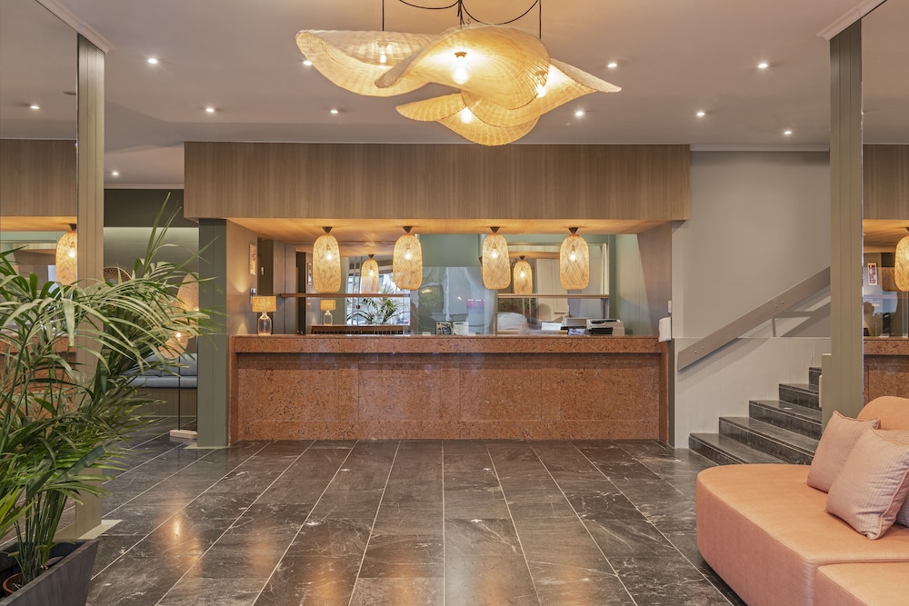 Dorisol Buganvilia Studio Hotel — Hotel building in Funchal, Madeira