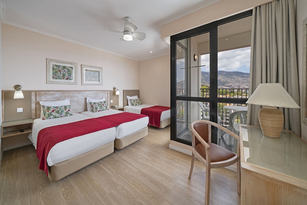 Dorisol Buganvilia Studio Hotel — Hotel rooms in Funchal, Madeira