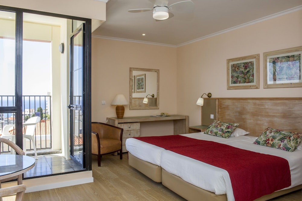 Dorisol Buganvilia Studio Hotel — Hotel rooms in Funchal, Madeira