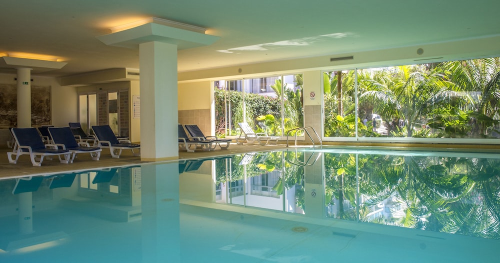 Dorisol Buganvilia Studio Hotel — Swimming pool in Funchal, Madeira