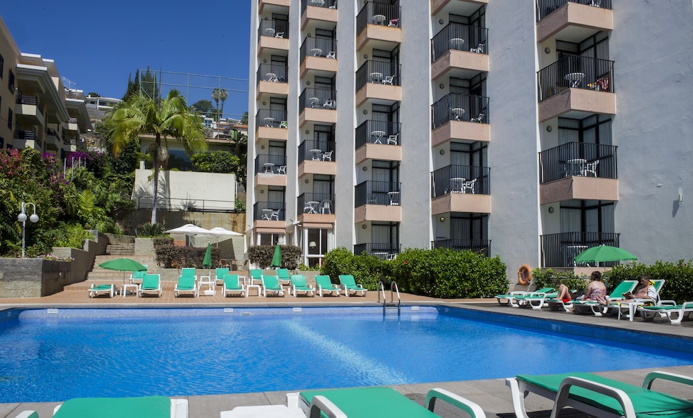 Dorisol Buganvilia Studio Hotel — Hotel building in Funchal, Madeira