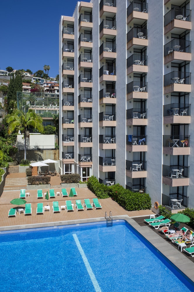 Dorisol Buganvilia Studio Hotel — Hotel building in Funchal, Madeira