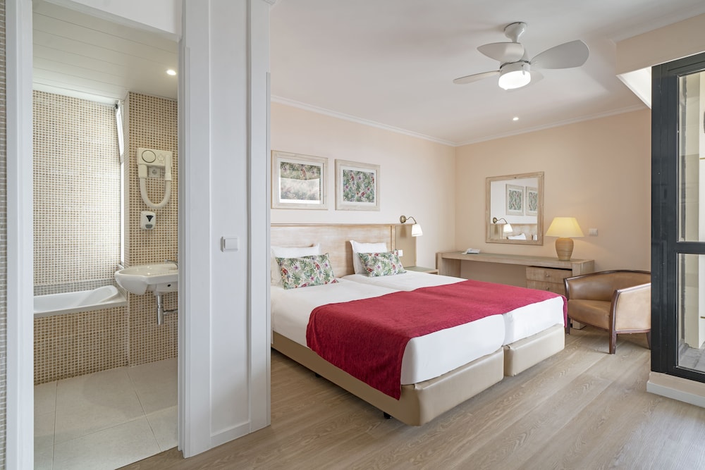 Dorisol Buganvilia Studio Hotel — Hotel rooms in Funchal, Madeira