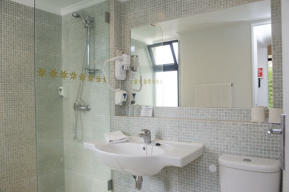 Dorisol Buganvilia Studio Hotel — Hotel rooms in Funchal, Madeira