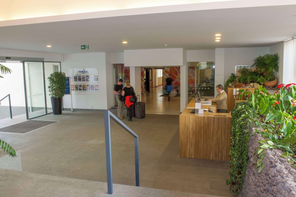 Dorisol Estrelicia Hotel — Hotel building in Funchal, Madeira