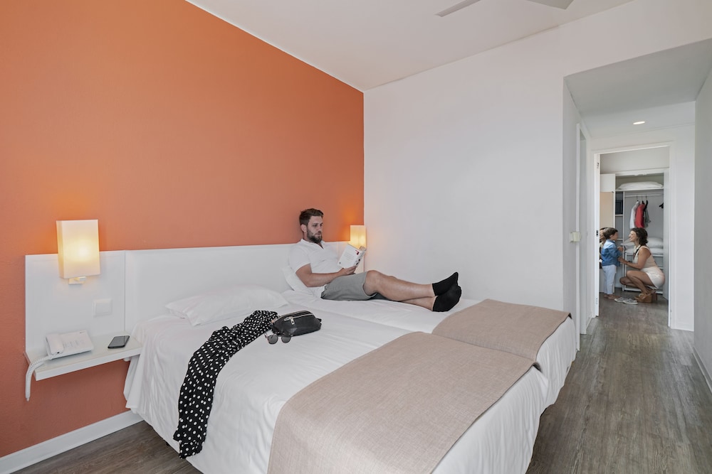 Dorisol Estrelicia Hotel — Hotel rooms in Funchal, Madeira
