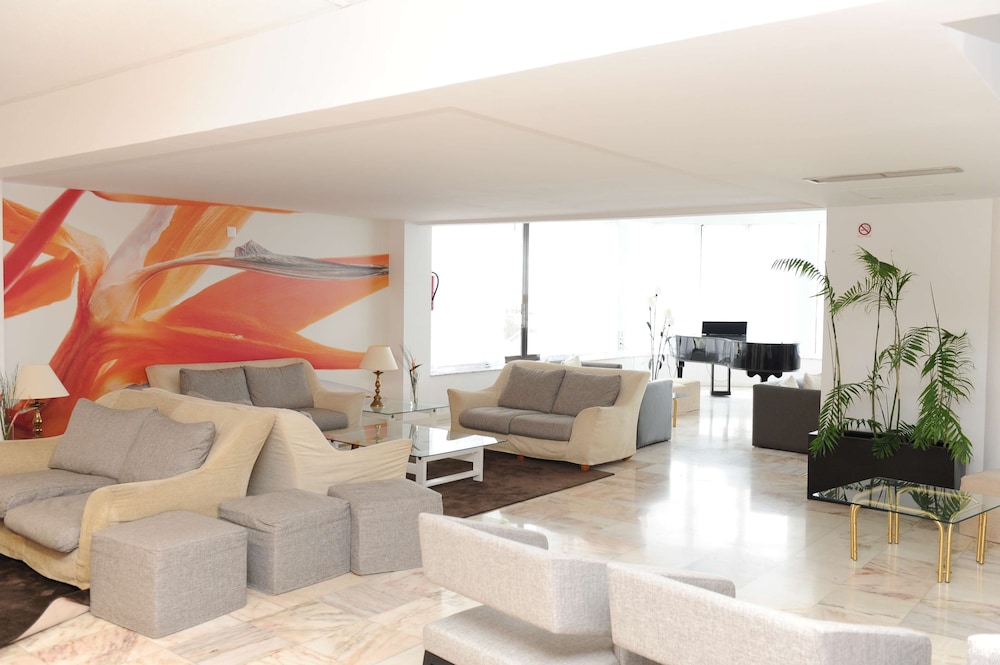 Dorisol Estrelicia Hotel — Hotel building in Funchal, Madeira