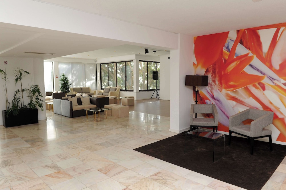 Dorisol Estrelicia Hotel — Hotel rooms in Funchal, Madeira