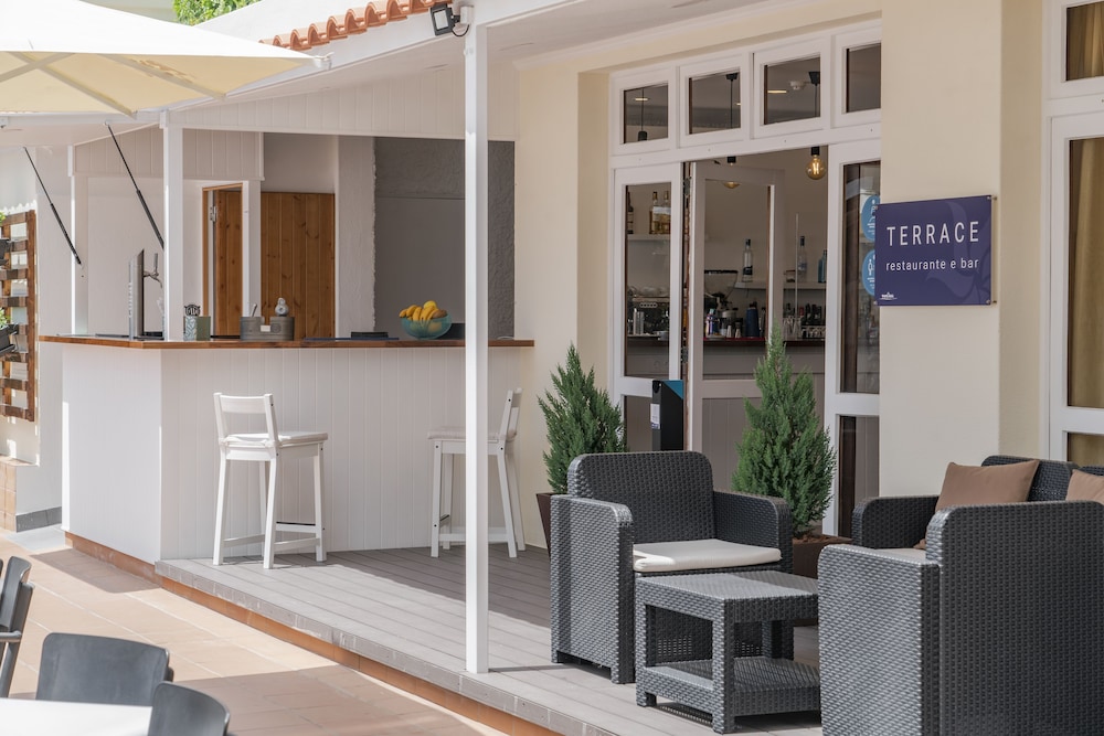 Dorisol Estrelicia Hotel — Restaurant & bars in Funchal, Madeira